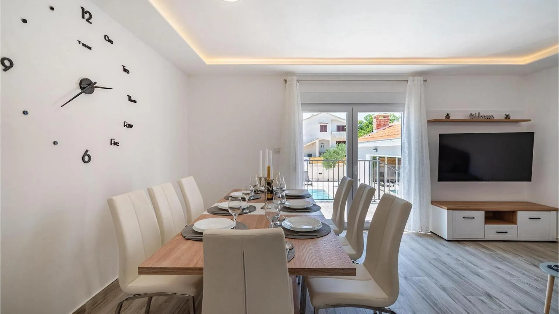 Villa Feniks Polaca 0*,